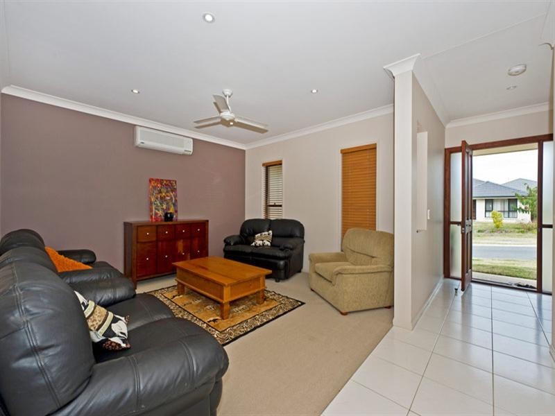 8 Monarch Avenue, Upper Coomera QLD 4209