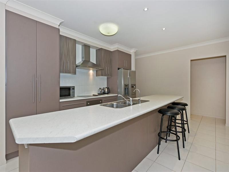 8 Monarch Avenue, Upper Coomera QLD 4209