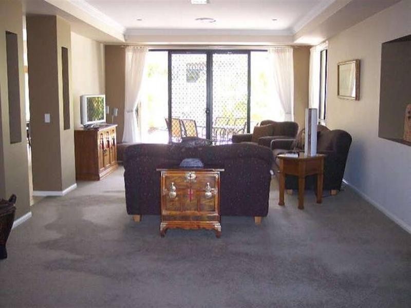 12 Blackfen Court, Arundel QLD 4214