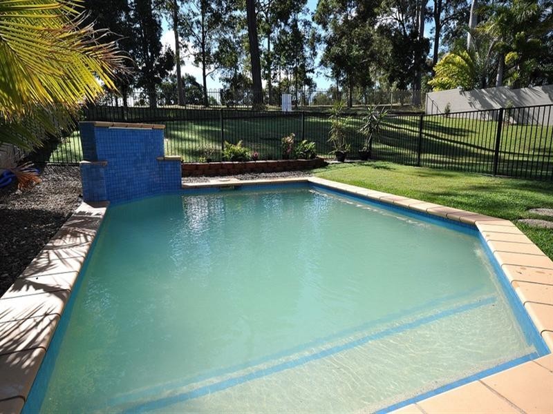 11 Chichester Drive, Arundel QLD 4214