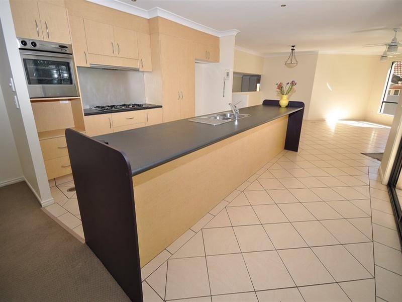 11 Chichester Drive, Arundel QLD 4214