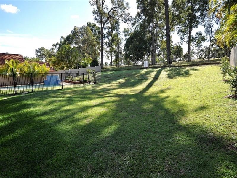 11 Chichester Drive, Arundel QLD 4214