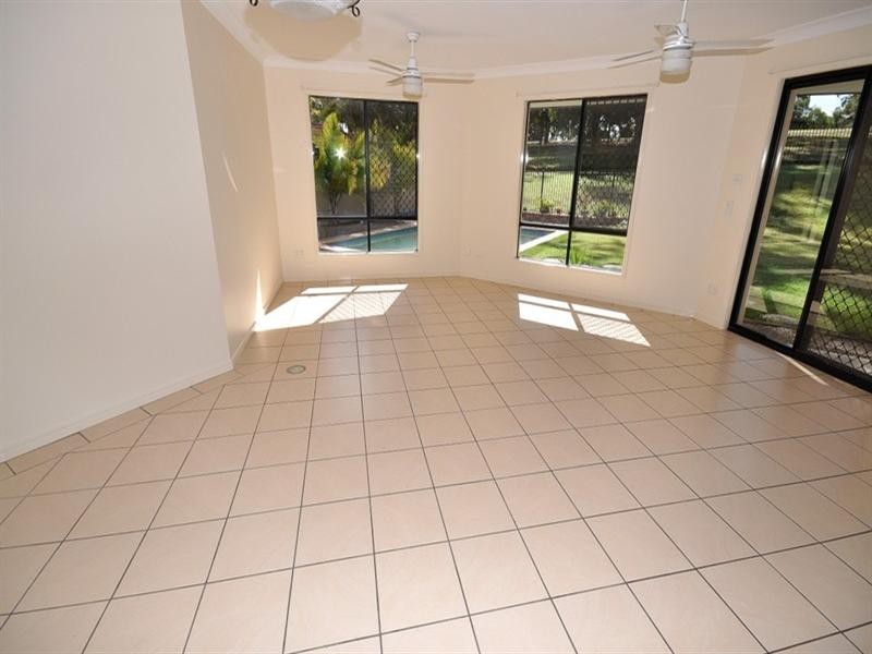 11 Chichester Drive, Arundel QLD 4214