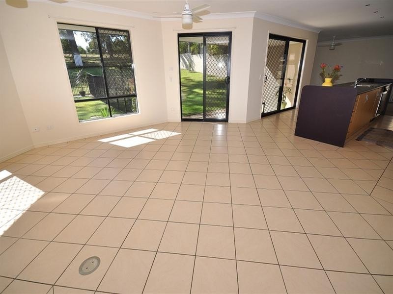 11 Chichester Drive, Arundel QLD 4214