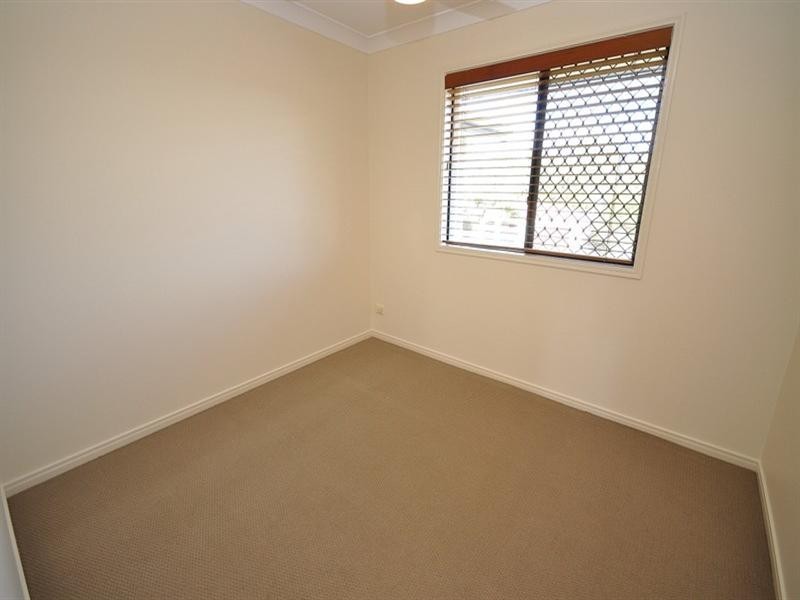 11 Chichester Drive, Arundel QLD 4214