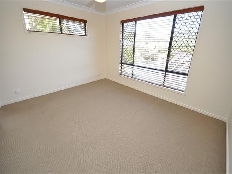 11 Chichester Drive, Arundel QLD 4214