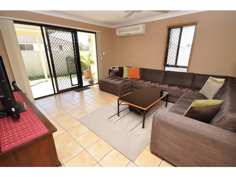 118 Christina Ryan Way, Arundel QLD 4214