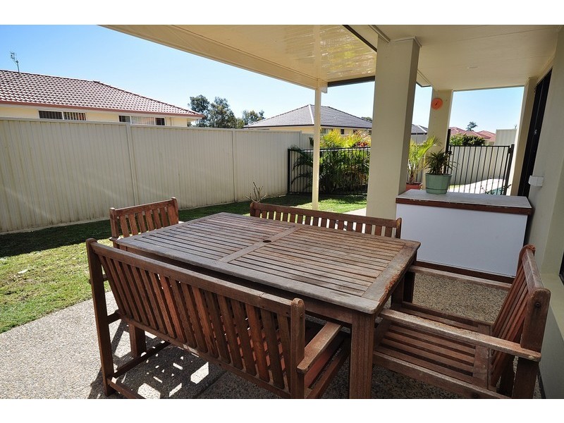 118 Christina Ryan Way, Arundel QLD 4214