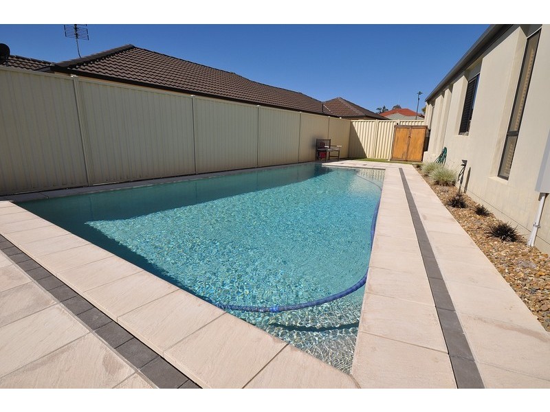 118 Christina Ryan Way, Arundel QLD 4214