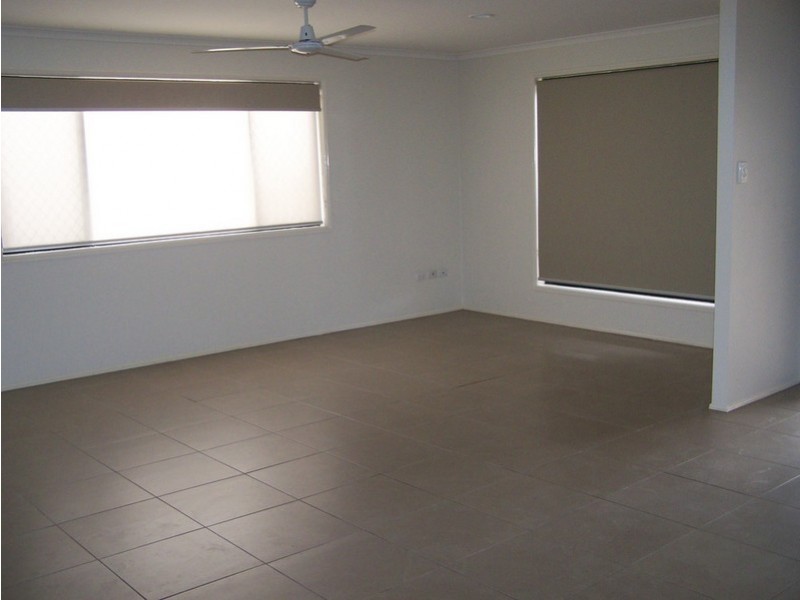 16 Drysdale Lane, Parkwood QLD 4214