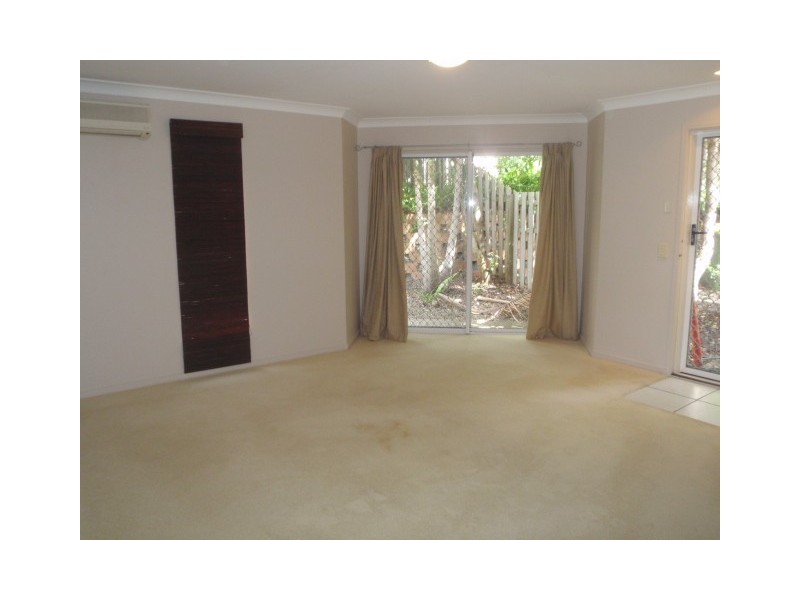 6/6 Buddy Holly Close, Parkwood QLD 4214