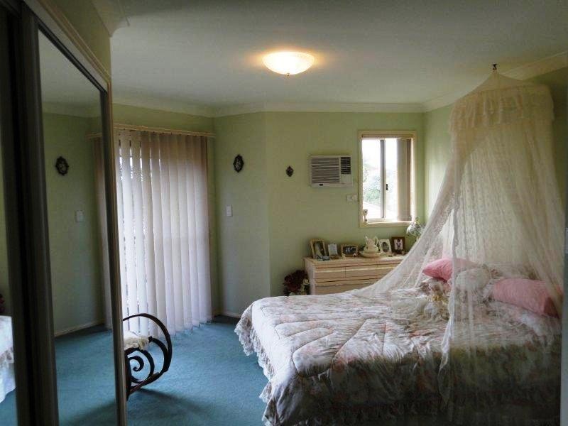 1/113 Greenacre Drive, Parkwood QLD 4214