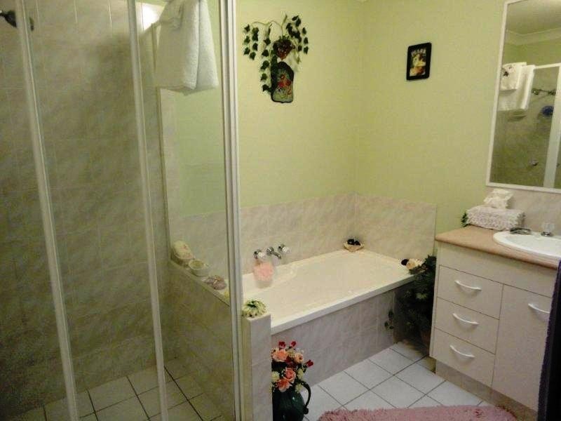 1/113 Greenacre Drive, Parkwood QLD 4214