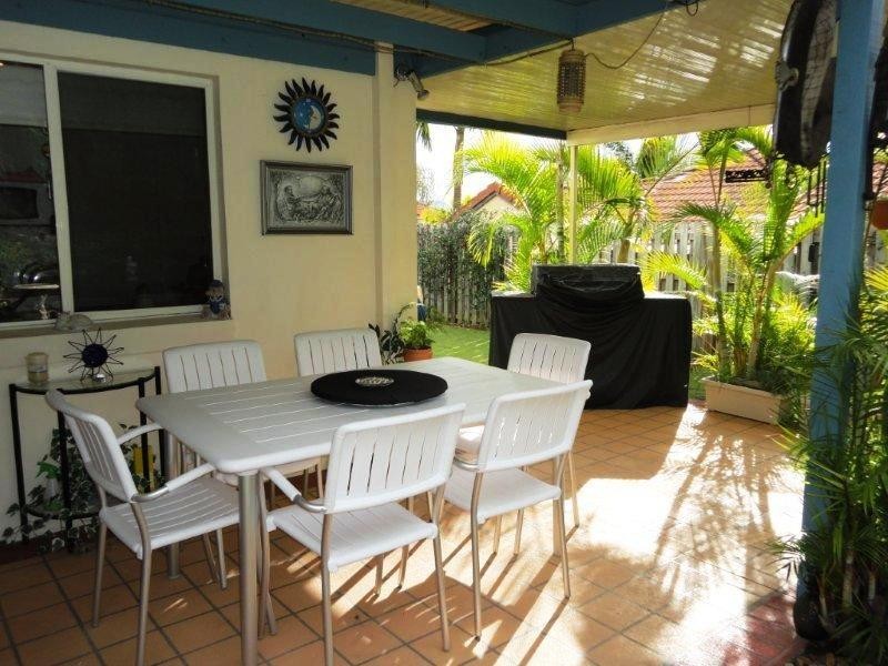 1/113 Greenacre Drive, Parkwood QLD 4214