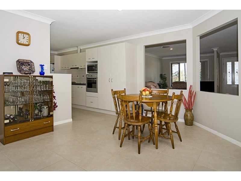 2/11 Woodlands Way, Parkwood QLD 4214