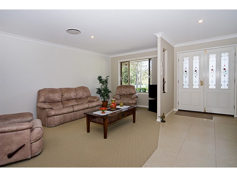 2/11 Woodlands Way, Parkwood QLD 4214