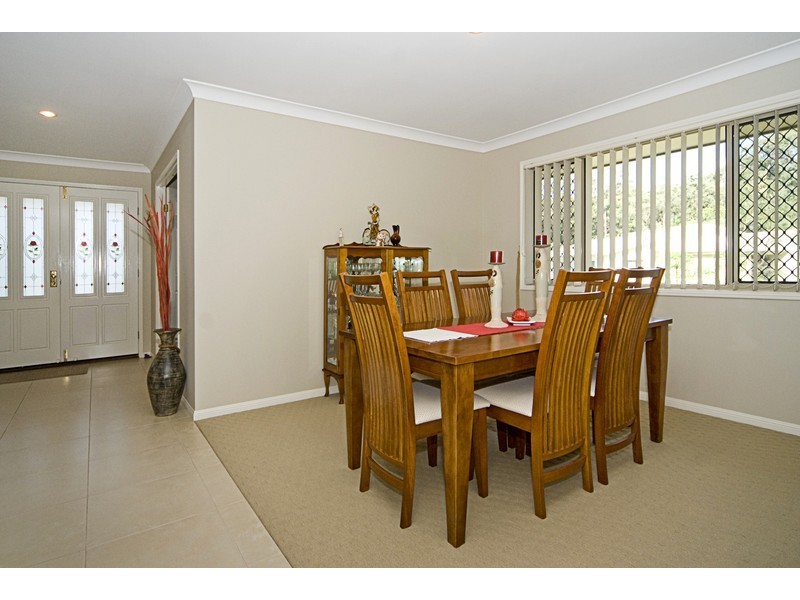 2/11 Woodlands Way, Parkwood QLD 4214