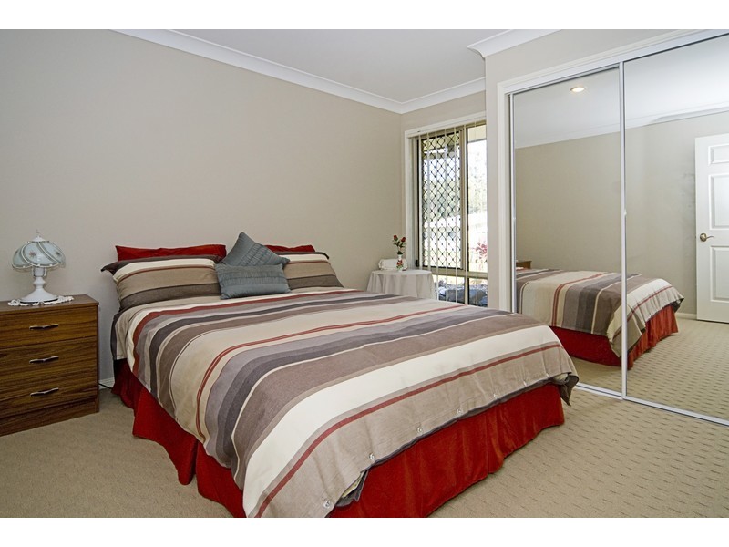 2/11 Woodlands Way, Parkwood QLD 4214