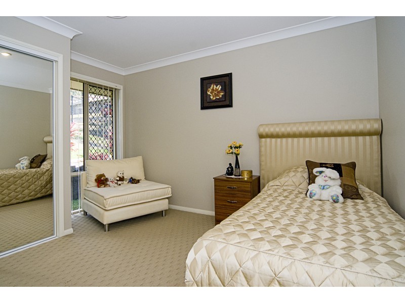 2/11 Woodlands Way, Parkwood QLD 4214