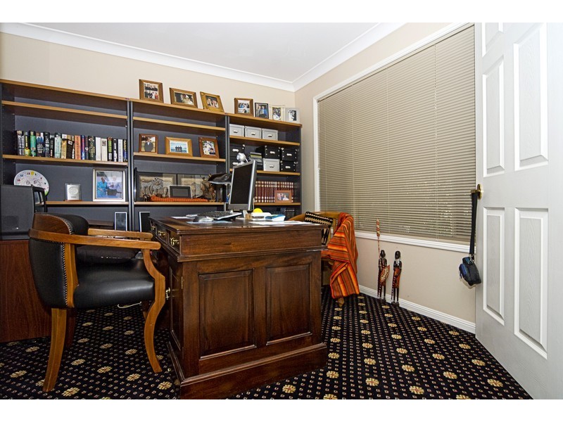 2/11 Woodlands Way, Parkwood QLD 4214