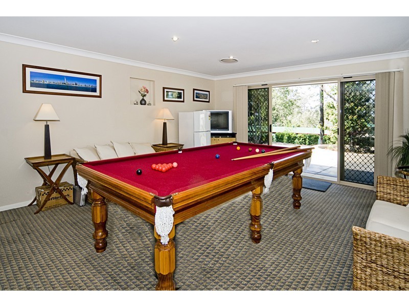 2/11 Woodlands Way, Parkwood QLD 4214