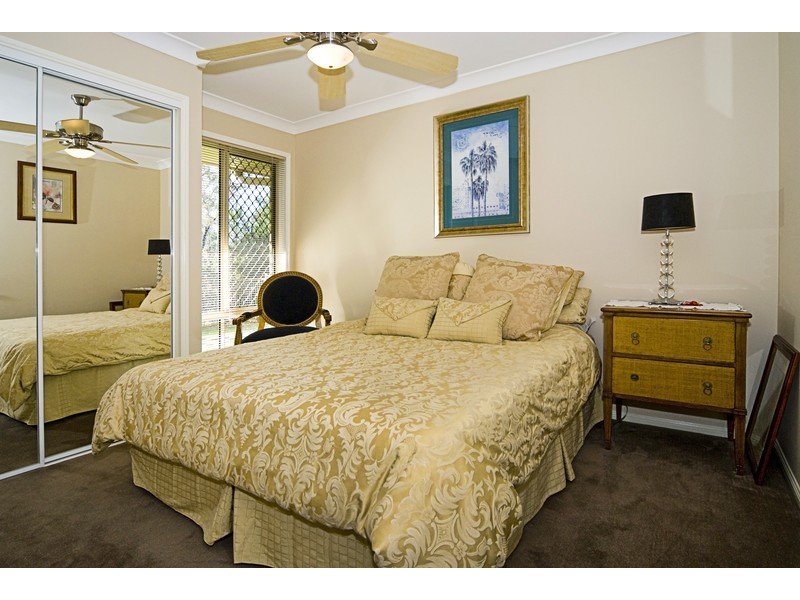 2/11 Woodlands Way, Parkwood QLD 4214