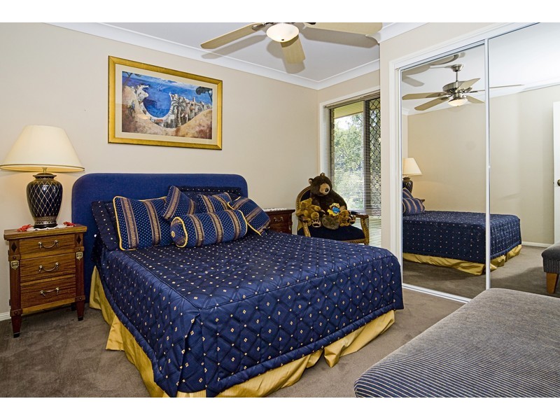 2/11 Woodlands Way, Parkwood QLD 4214