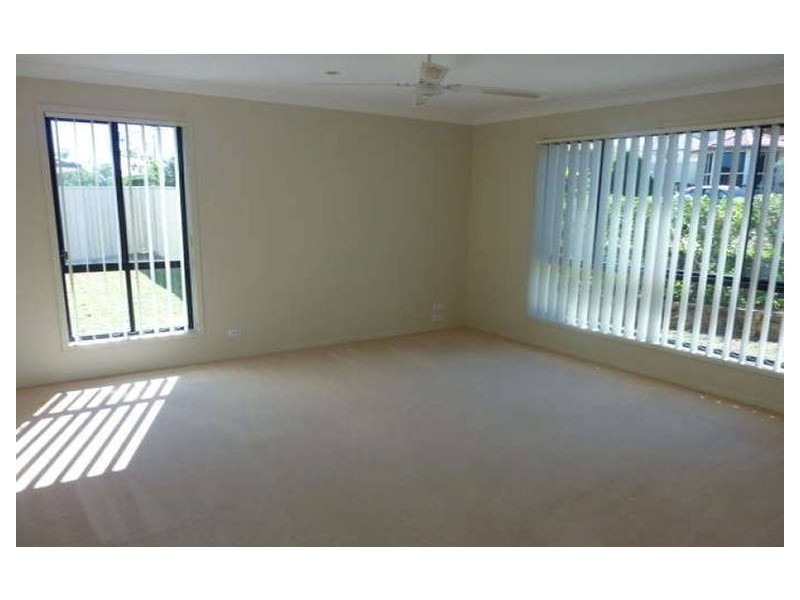 74 Golden Bear Drive, Arundel QLD 4214