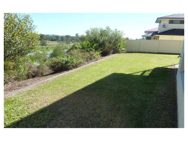 74 Golden Bear Drive, Arundel QLD 4214