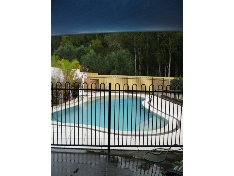 19 Portreeves Place, Arundel QLD 4214