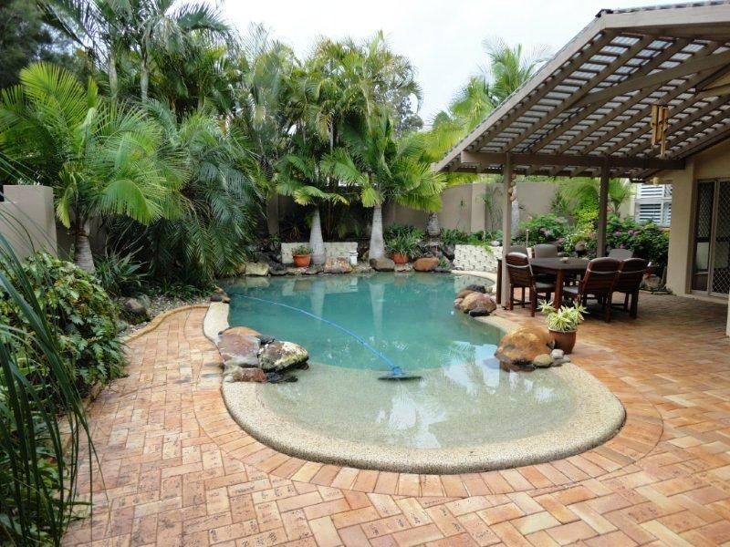 18 Chichester Drive, Arundel QLD 4214