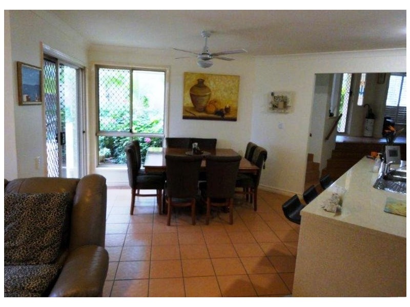 18 Chichester Drive, Arundel QLD 4214