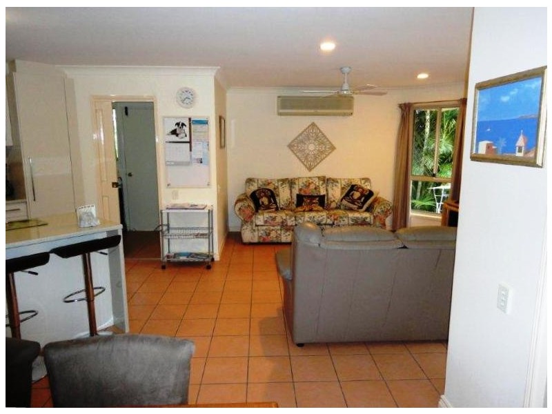 18 Chichester Drive, Arundel QLD 4214