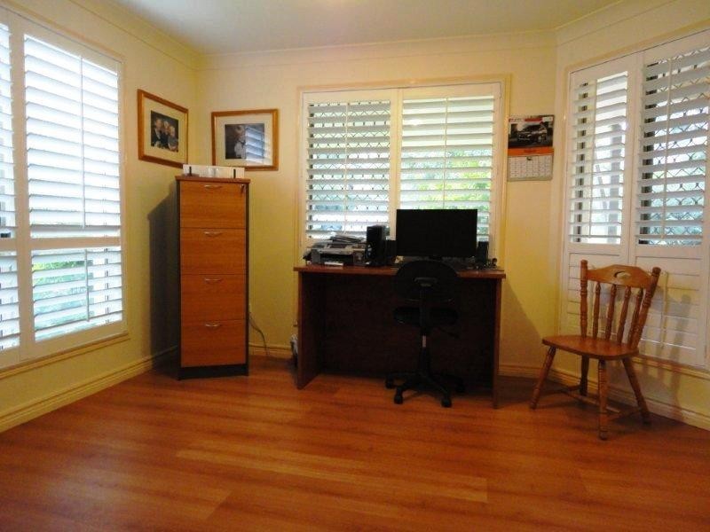 18 Chichester Drive, Arundel QLD 4214