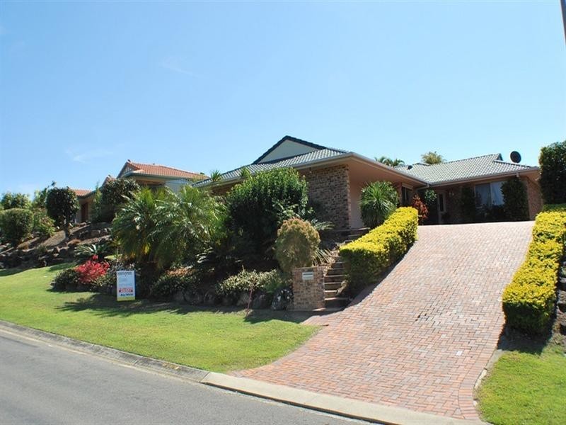 18 Clubhouse Drive, Arundel QLD 4214