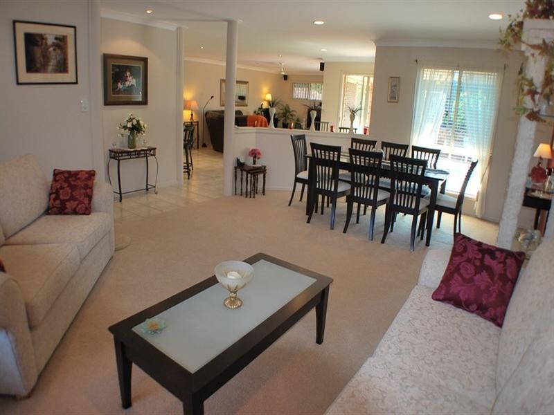 18 Clubhouse Drive, Arundel QLD 4214