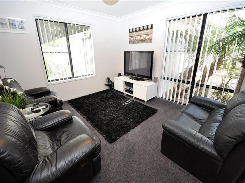 3 Delonix Court, Arundel QLD 4214