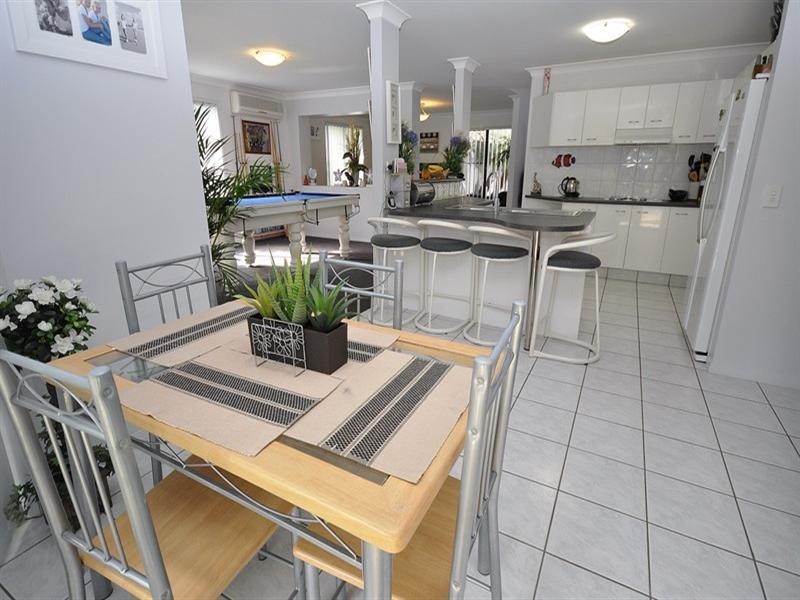 3 Delonix Court, Arundel QLD 4214