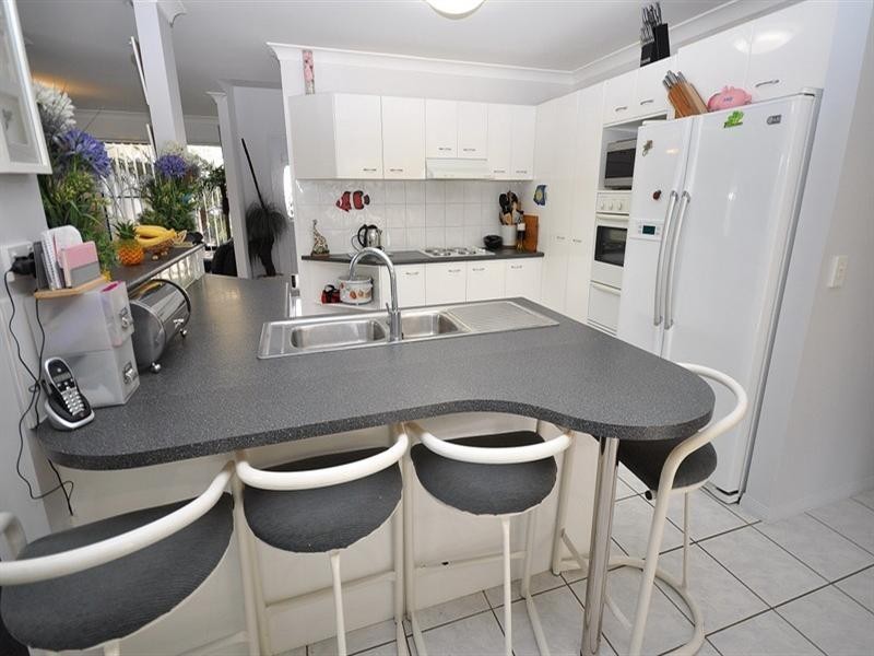 3 Delonix Court, Arundel QLD 4214