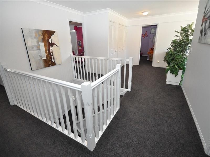 3 Delonix Court, Arundel QLD 4214