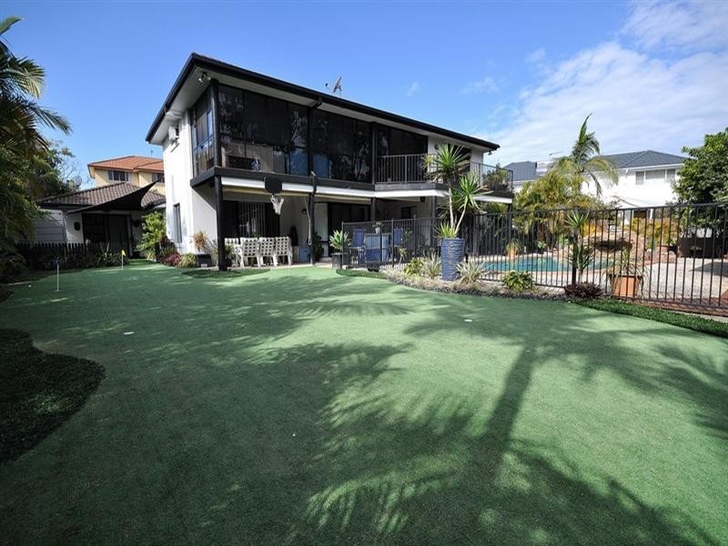 3 Delonix Court, Arundel QLD 4214