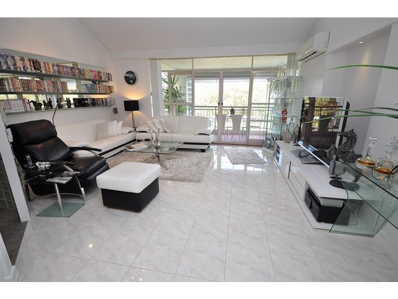 27/76 Chichester Drive, Arundel QLD 4214