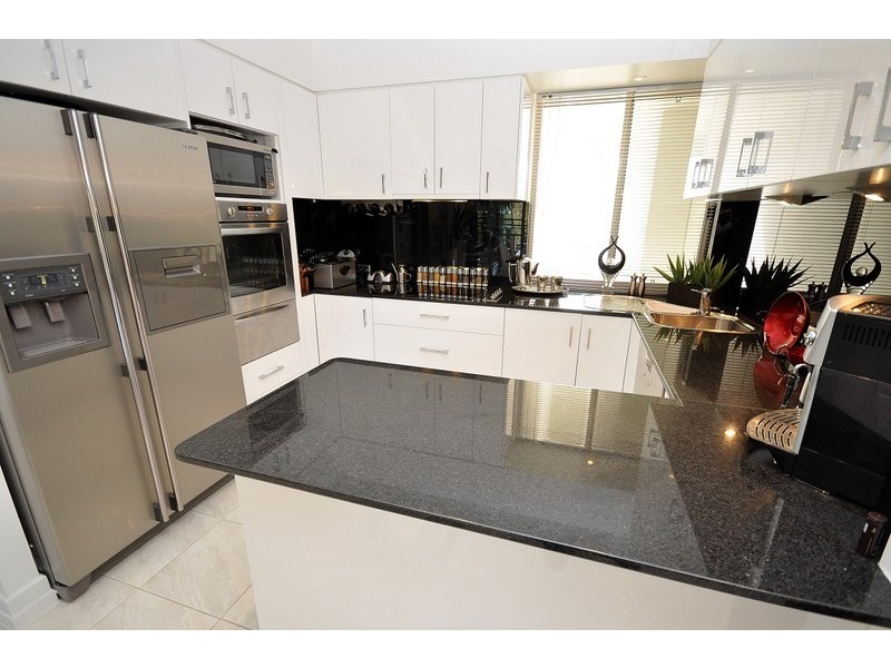 27/76 Chichester Drive, Arundel QLD 4214