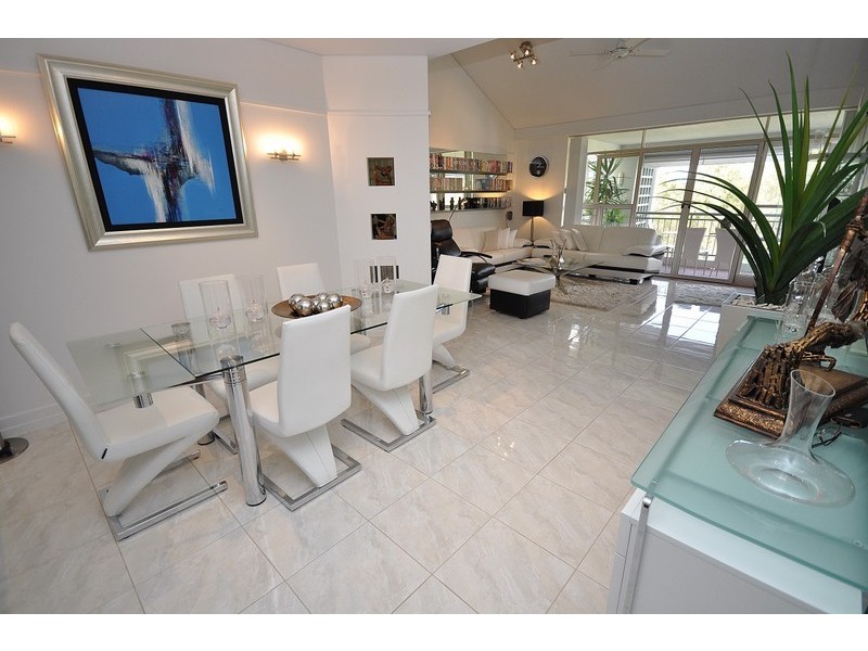 27/76 Chichester Drive, Arundel QLD 4214