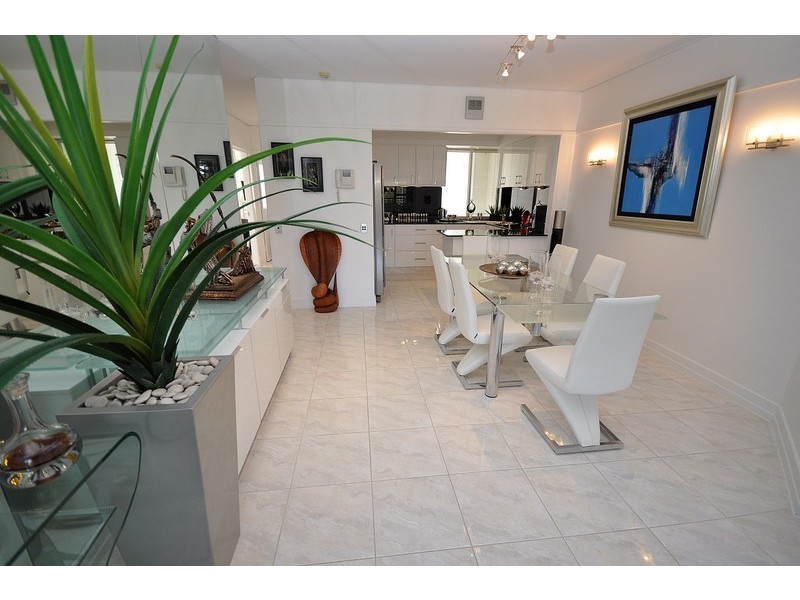 27/76 Chichester Drive, Arundel QLD 4214