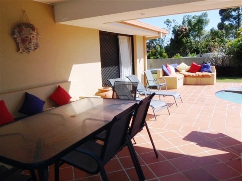 4 Fitzalan Circuit, Arundel QLD 4214