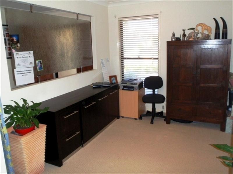 4 Fitzalan Circuit, Arundel QLD 4214