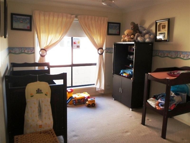 4 Fitzalan Circuit, Arundel QLD 4214