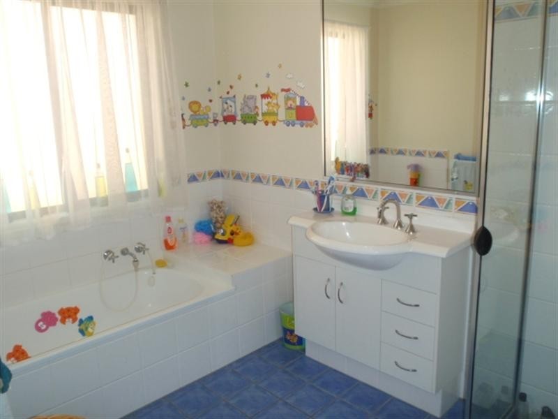 4 Fitzalan Circuit, Arundel QLD 4214