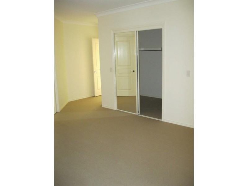 1 Selsey Court, Arundel QLD 4214